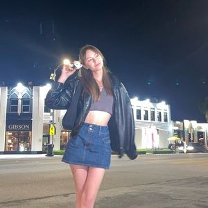 Meet your Posher, Ella